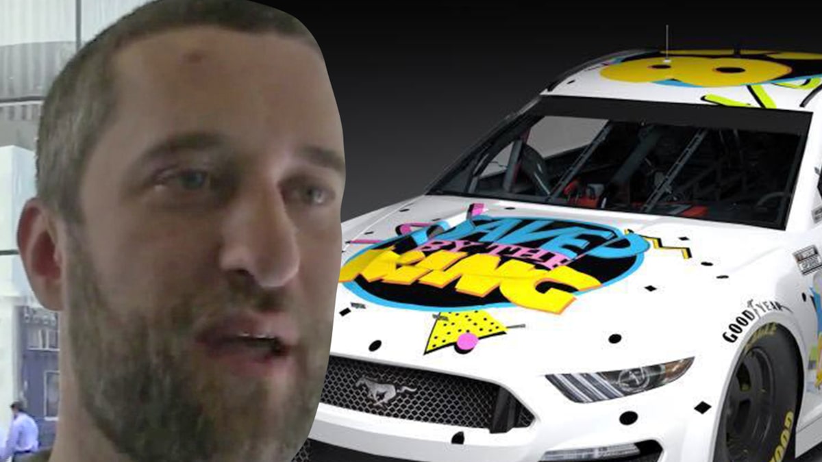 „Rescued by the Bell“ Star Dustin Diamond receives Nascar Honors