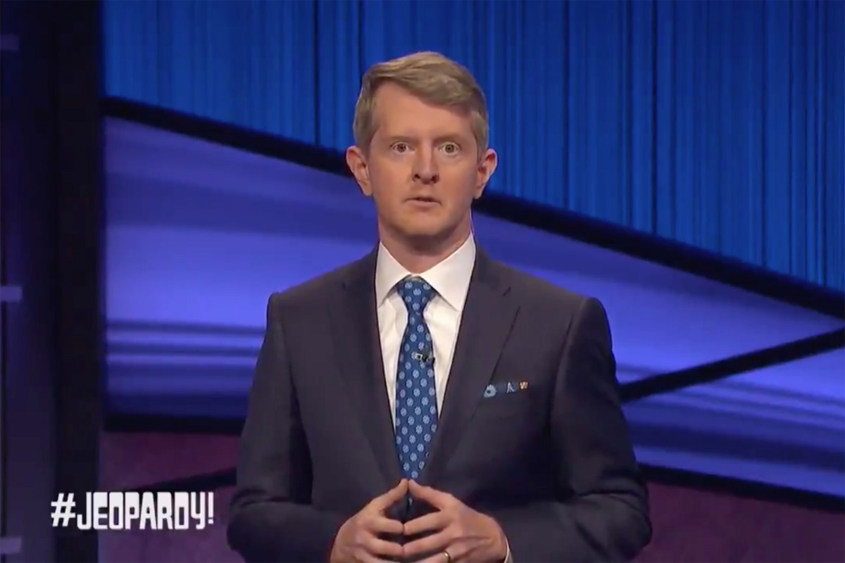 Ken Jennings hosts the first „Jeopardy!“  After the death of Alex Trebeek